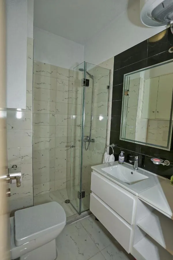 Cozy Apartment Near Square 21 Tirana