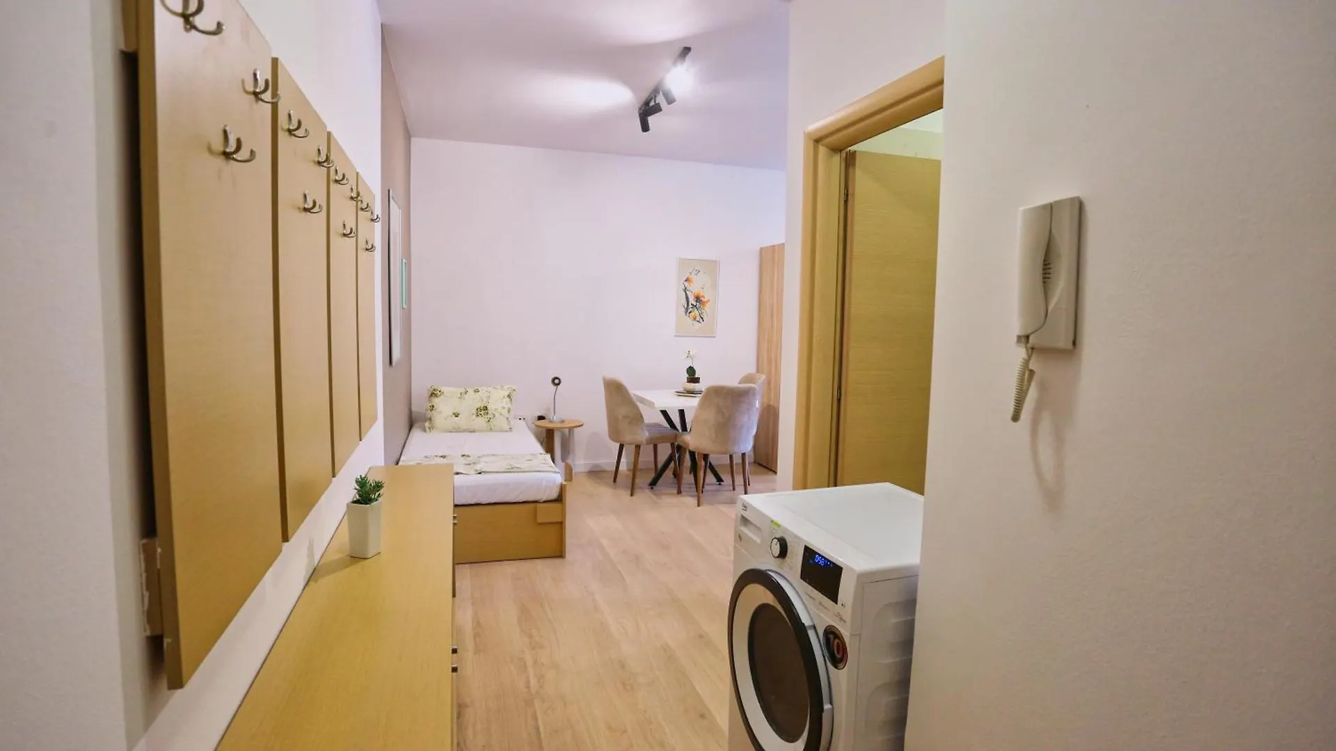 Cozy Apartment Near Square 21 Tirana Albânia