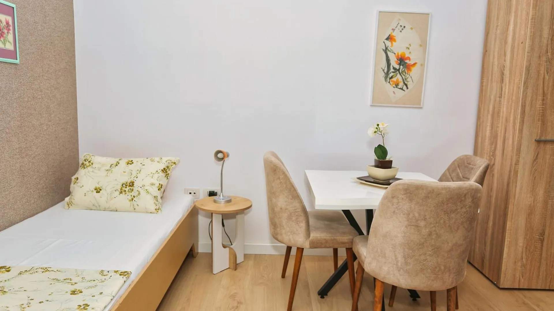 Cozy Apartment Near Square 21 Tirana