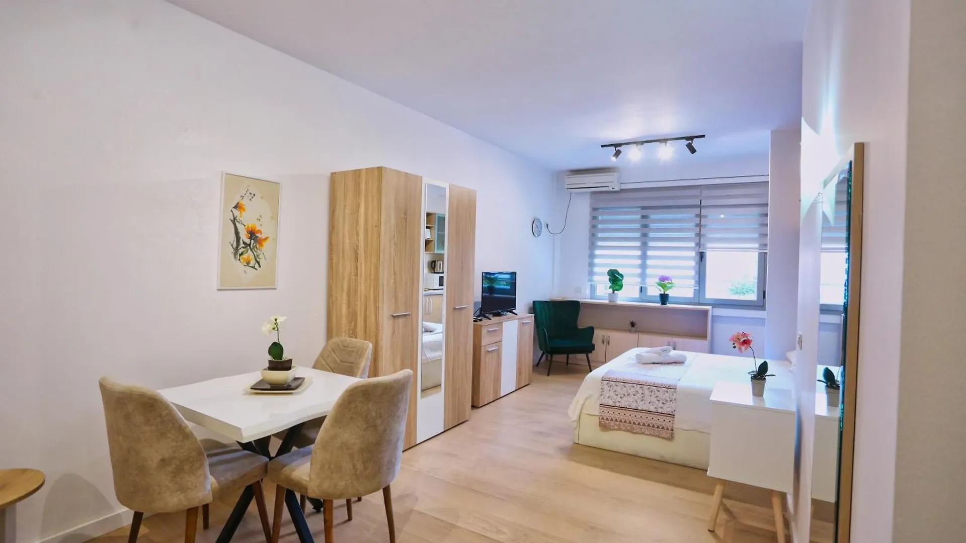 Cozy Apartment Near Square 21 Tirana Albânia