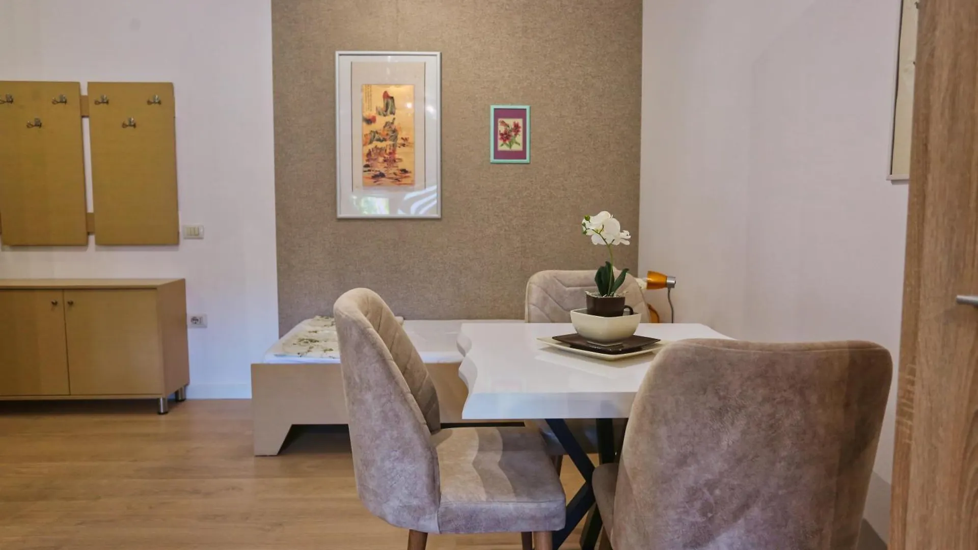 Cozy Apartment Near Square 21 Tirana 0*,  Albânia