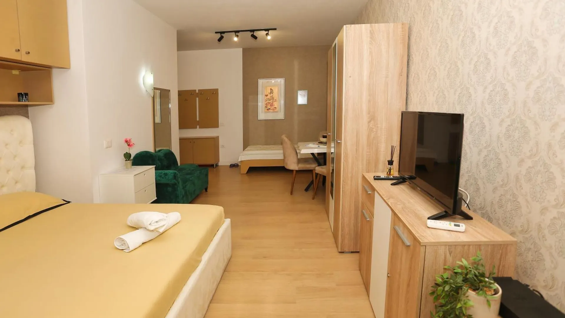 Cozy Apartment Near Square 21 Tirana