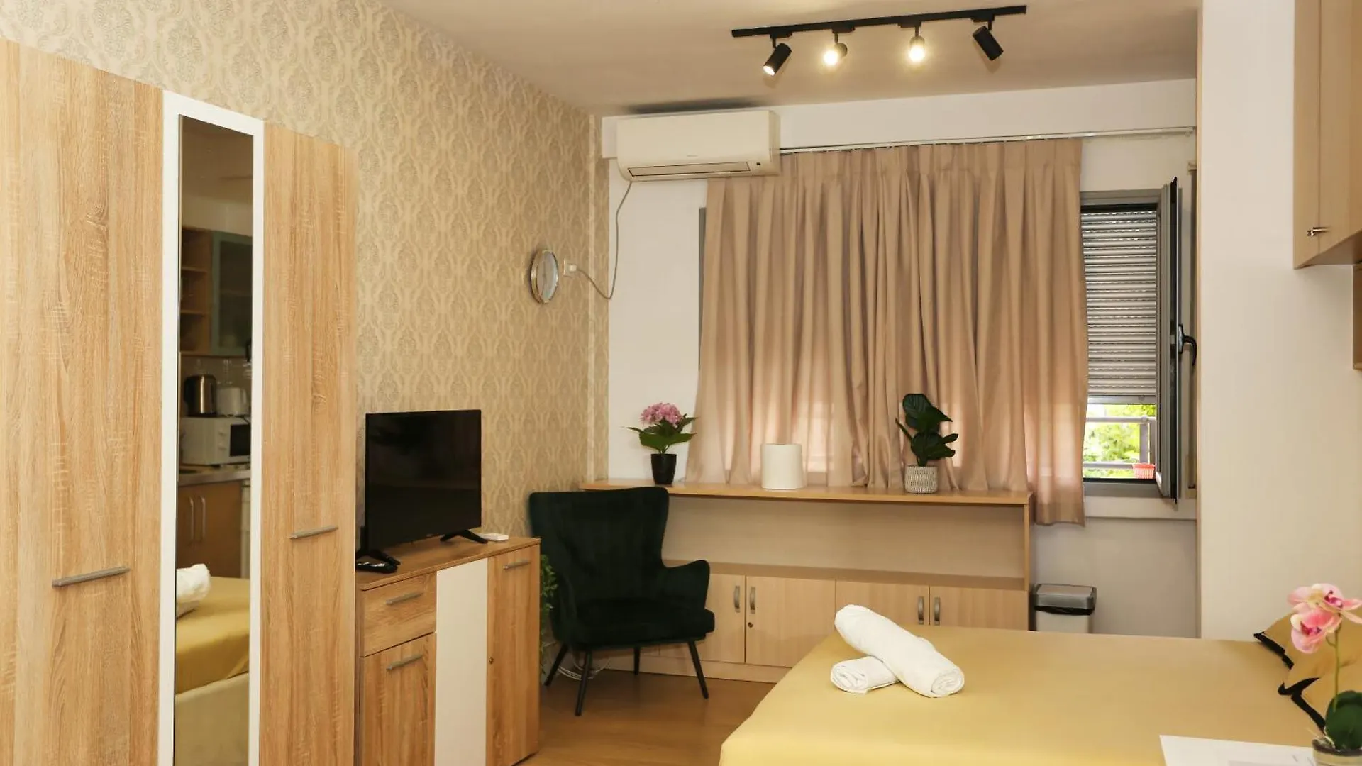 Cozy Apartment Near Square 21 Tirana