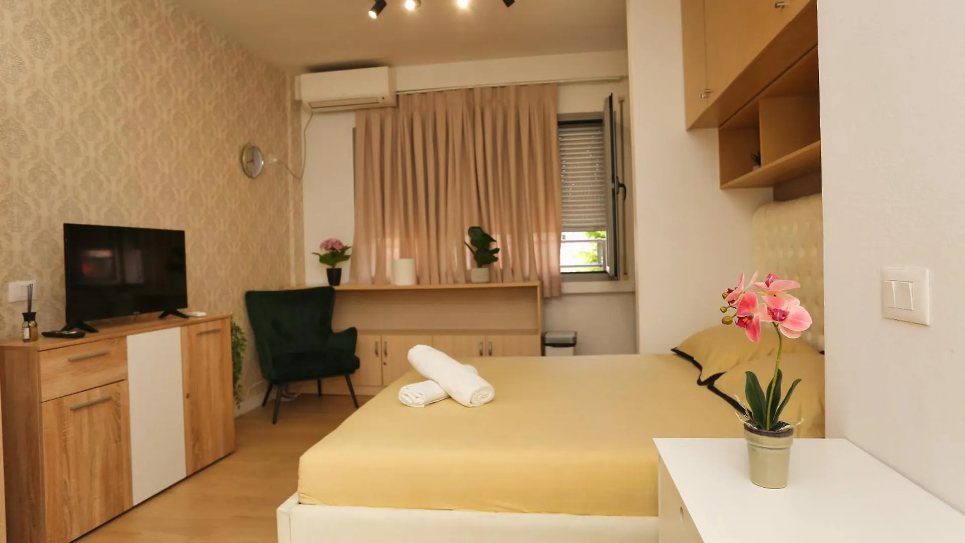 Cozy Apartment Near Square 21 Tirana