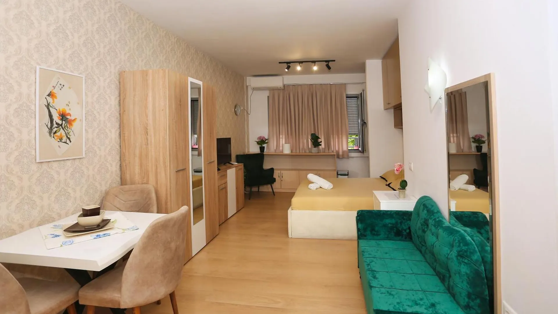Cozy Apartment Near Square 21 Tirana Albânia