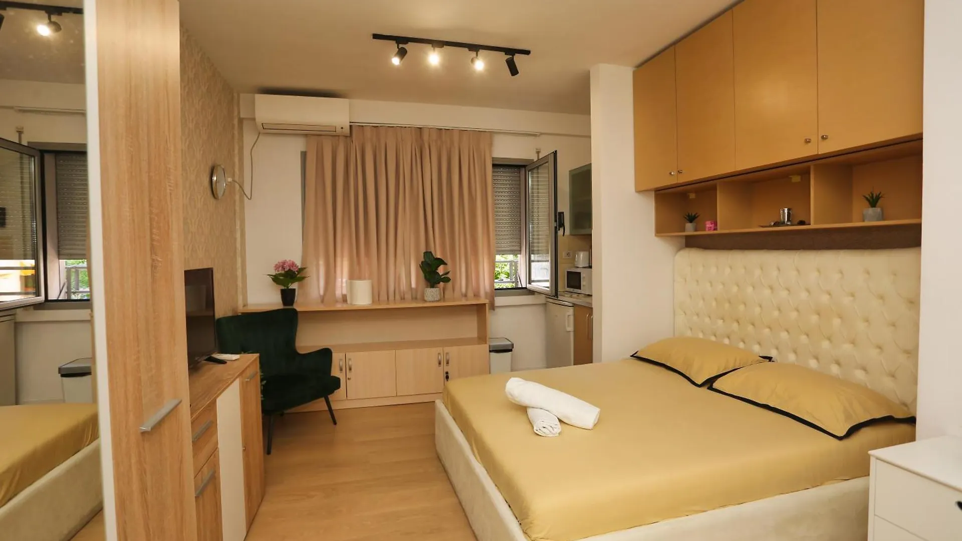 Cozy Apartment Near Square 21 Tirana 0*,  Albânia