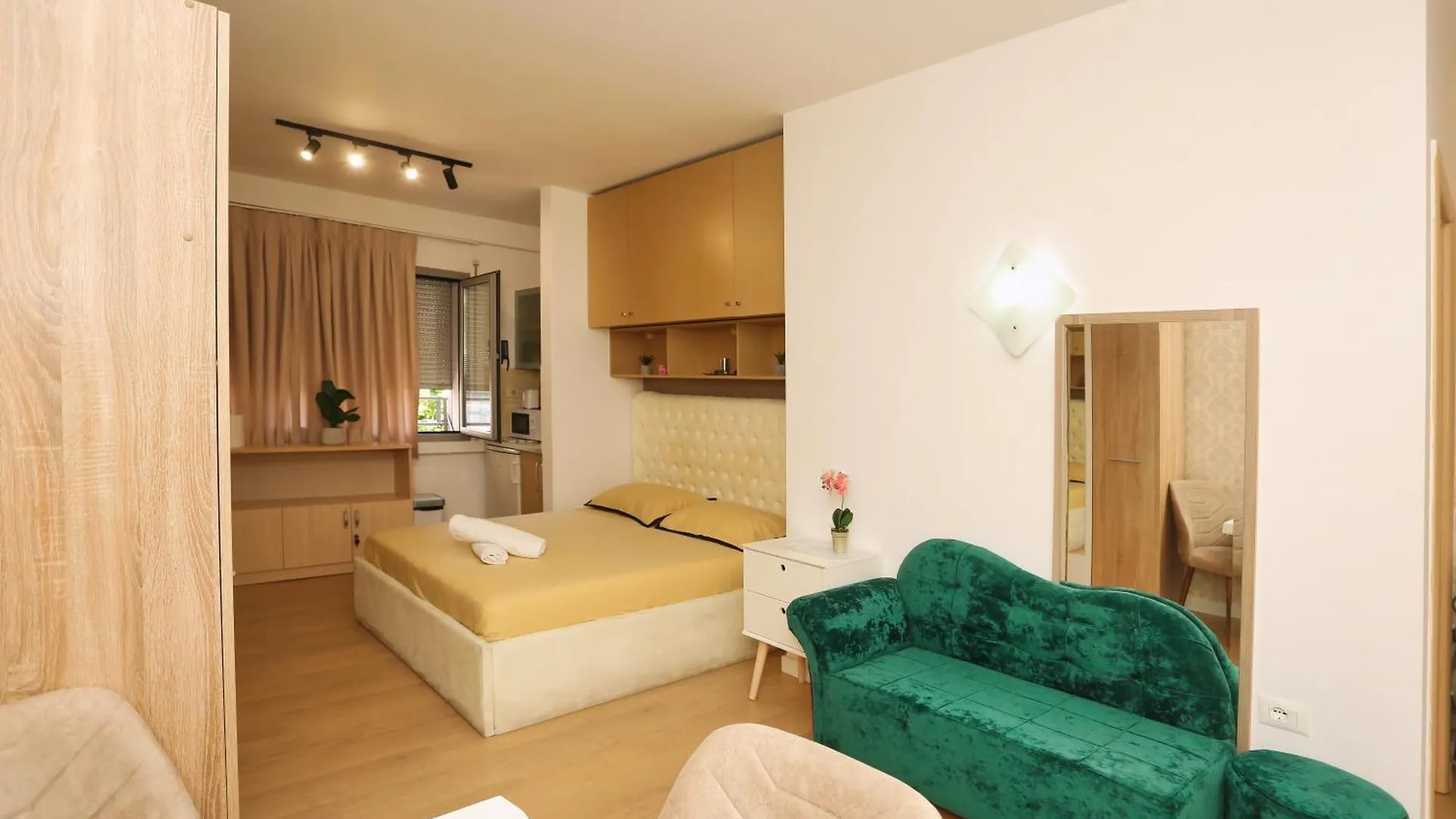 Cozy Apartment Near Square 21 Tirana