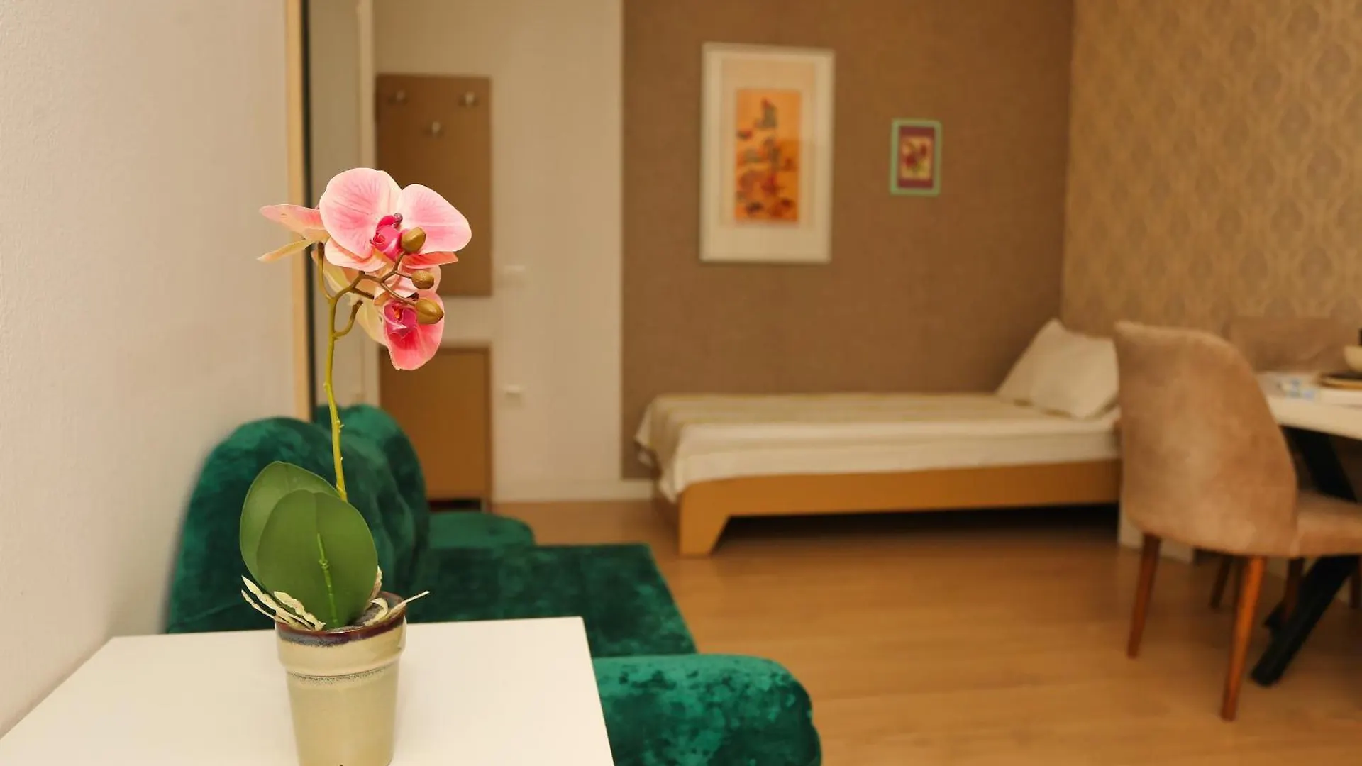 Cozy Apartment Near Square 21 Tirana