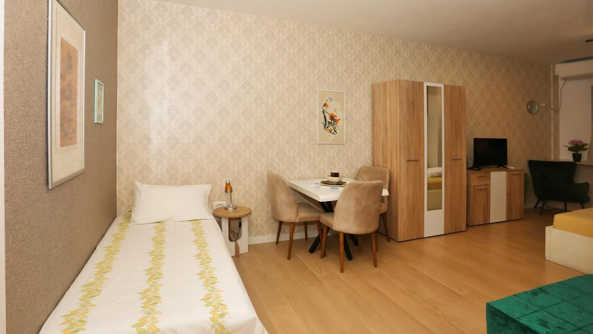 Cozy Apartment Near Square 21 Tirana