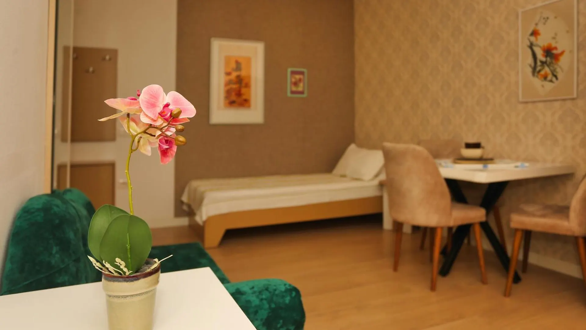 Cozy Apartment Near Square 21 Tirana